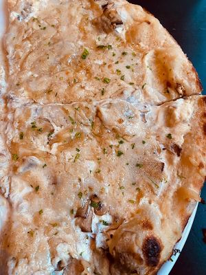 Mushroom and four forgamio pizza 🙌🏾 at NovaPizza Vegan Kitchen in Edinburgh