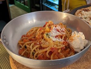 Spaghettone e pomodoro at NovaPizza Vegan Kitchen in Edinburgh