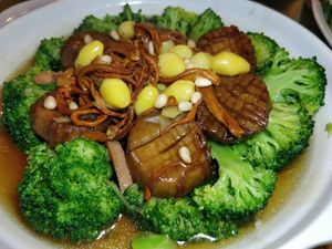 Broccoli w/ Ba King Oyster Scallop, Cordyceps Flower, Ging & Pine Nuts at Nature Vegetarian Delights 大自然素食 - Upper Serangoon in Northeast Singapore
