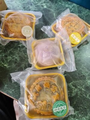 Vegan mooncake ~ 2021 at Nature Vegetarian Delights 大自然素食 - Upper Serangoon in Northeast Singapore