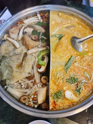 Herbal soup & Laksa soup base Steamboat ~ 30/8/21 at Nature Vegetarian Delights 大自然素食 - Upper Serangoon in Northeast Singapore