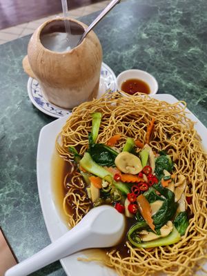 Crispy noodles no mock ~ 12/9/21 at Nature Vegetarian Delights 大自然素食 - Upper Serangoon in Northeast Singapore