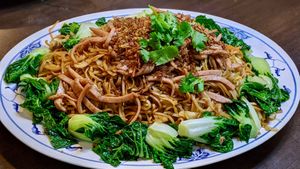 CNY Braised Ee Fu Noodle at Nature Vegetarian Delights 大自然素食 - Upper Serangoon in Northeast Singapore