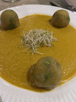 “Gnocchi” su crema di carote e zenzero   at Flora in Verona