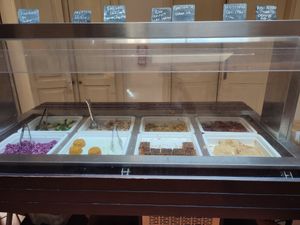 Buffet mit ausschließlich vegane/glutenfreien Speisen  at Flora in Verona