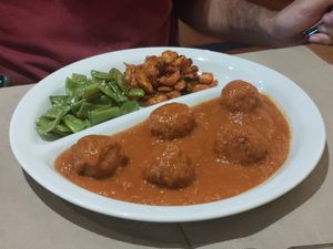 Meatballs with 2 veg at Flora in Verona
