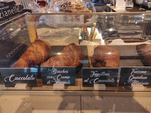 Vegan pastry at Feliz Cafe in Peschiera Del Garda