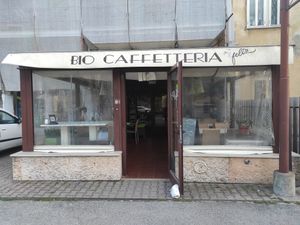 Outside at Feliz Cafe in Peschiera Del Garda