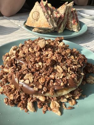 vegan sandwich and pancakes  at Feliz Cafe in Peschiera Del Garda