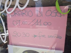 Changed their hours without informing elsewhere then at the entry, a sour taste after 7km in 36°c... at Feliz Cafe in Peschiera Del Garda