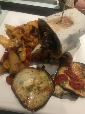 Vegan wrap  at Feliz Cafe in Peschiera Del Garda