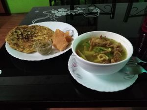 On left : tofu veggie omelet with nacho
On right : soup veggie tofu, mushroom, thanduk at Loving Heart in Kathmandu
