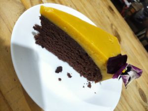 Impossible cake 🍰 at Vegetal - temporarily closed in Mexico City