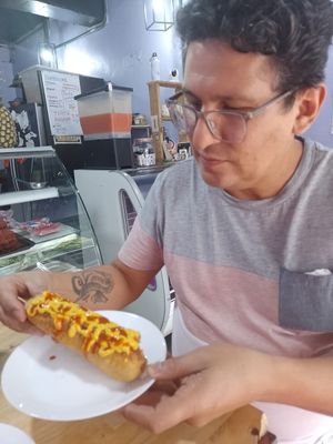 Delicioso!!! Muchisimas variedad de guisados y super precios !! Los tacos de salchichas a la mexica estan deli, las hamburguesas son de otro mundo y las banderillas super deli! 10/ at Vegetal - temporarily closed in Mexico City