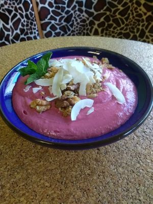 vegan smoothie bowl at Oats Healthy Living Store in Brixham