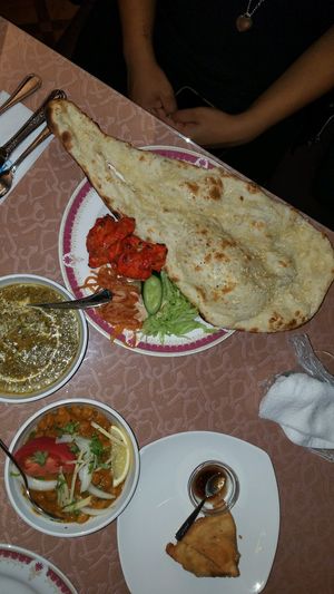 garlic naan,  veggie samosas and chana masala  at Moti Akasaka - Maybe closed in Tokyo