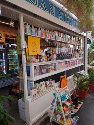 Tolle Auswahl! at Vegan Store Stall 83 in Rome