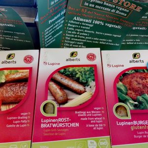 Lupin wurstel, lupin fillets, no gluten no soya at Vegan Store Stall 83 in Rome