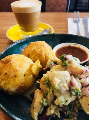 Vegan arancini balls with potato salad at The Laughing Owl in Belgrave