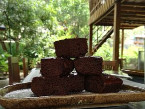 the best vegan brownies  at Banlle in Siem Reap