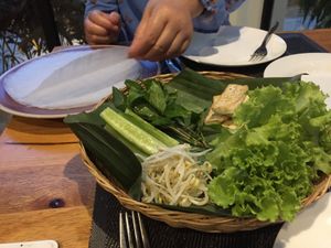 spring your own ricepaper roll （fun and tasty） at Banlle in Siem Reap