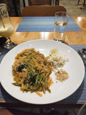 Pad thai at Banlle in Siem Reap