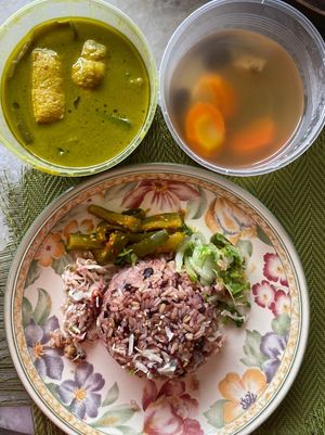 Via Grabfood
1x   A11. Thai Green Curry 🌶️	  RM 31.48	
         Takeaway Pakaging	  	
         Without Egg	  	 at Simple Life Healthy Vegetarian Restaurant - Sunway Putra in Kuala Lumpur