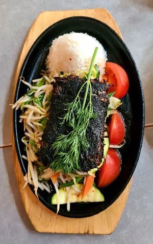 Seaweed filet filled with tofu 🌱👍 at Quy Nguyen - Vegan Living in Berlin