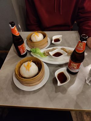 Bao buns and crispy spring rolls number 2 and 3 at Quy Nguyen - Vegan Living in Berlin