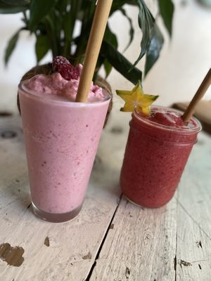Vegan Milkshake and Berry Smoothie at Organico Fortuna in La Fortuna