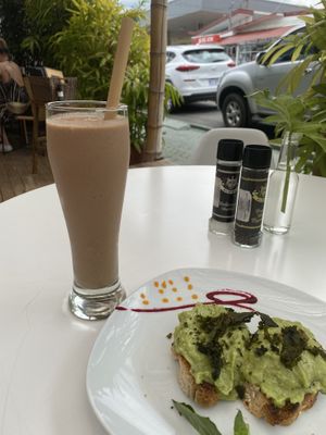 Avocado toast and chocobanano smoothie  at Organico Fortuna in La Fortuna