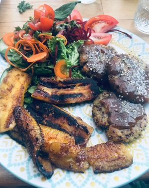 Quinoa patties with plantain at Organico Fortuna in La Fortuna