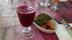 Starter and fresh juice at Les Delices de Leilla in Albi