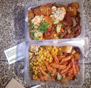 two takeaway boxes at Sattgrün in Essen