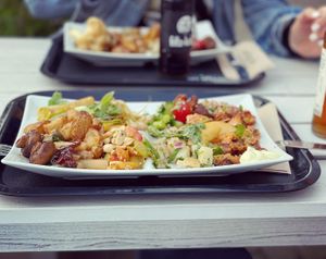 Gemütlich draußen die Auswahl genießen!  at Sattgrün in Essen