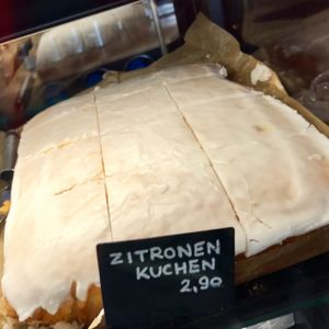 lemon cake at Sattgrün in Essen