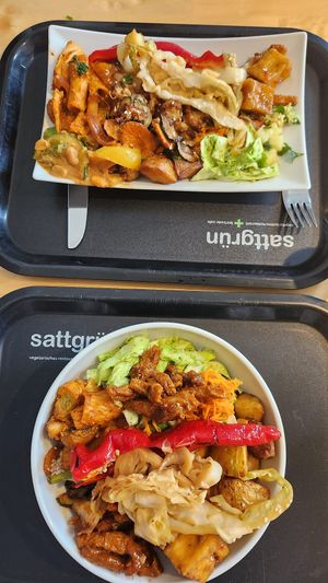 Für jeden was dabei und Suppen und Kuchen auch noch möglich at Sattgrün in Essen