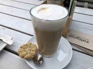 almond latté at Sattgrün in Essen