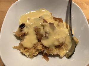 Crumble with vanilla sauce yummi! at Sattgrün in Essen