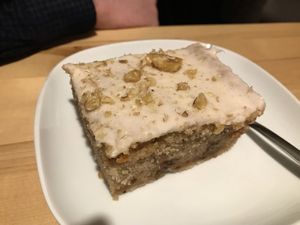 Walnut carrot cake at Sattgrün in Essen