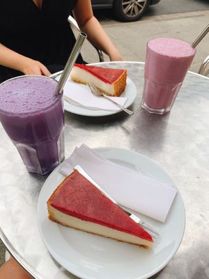 Cheesecake & milkshakes ♥️ at Cafe Kopi in Hannover