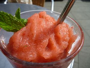 Strawberry-Ice-Shake-Thing Detail :-) at Cafe Kopi in Hannover