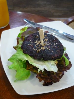 burger at bistRAW & Tea in Prague