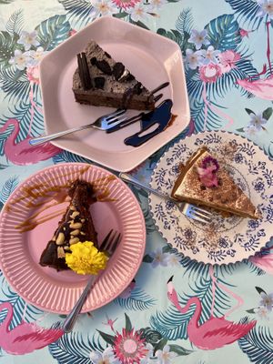 Snickers cake, oreo cake and tiramisu style 🍰  at La Libelula Vegan Cafe in Fuengirola