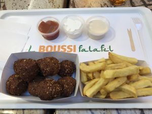 The falafel box with fries and vegan mayonnaise at Boussi Falafel - Mall of Berlin in Berlin