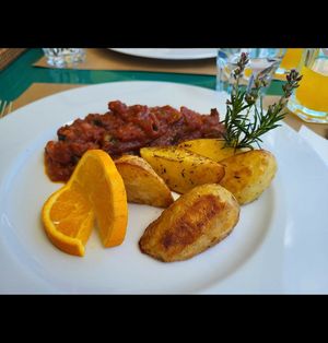 Italienische Küche mit einigen veganenen Optionen at Manifattura Di Gelato in Calheta