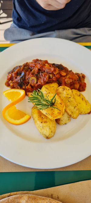 Caponata at Manifattura Di Gelato in Calheta