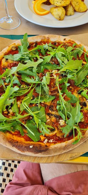 Pizza Vegan at Manifattura Di Gelato in Calheta