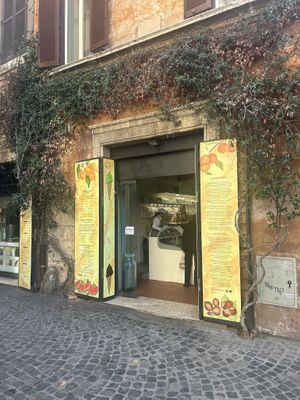   at Gelateria del Teatro in Rome