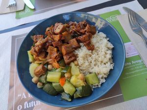 Cebolada de seitan at Folha Verde in Lisbon